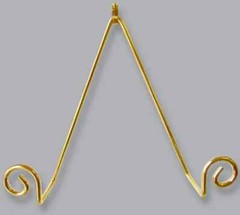 Bard’s Gold-Toned Wall Mountable Curled Plate Hanger for Plates 8″ – 10″ in Diam
