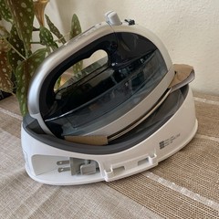 Panasonic NI-QL1100 Cordless 360 Freestyle Quilting Steam Iron Silver w/Case