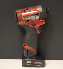 (RI1) Milwaukee 3453-20 M12 1/4″ Impact Driver (with Battery)