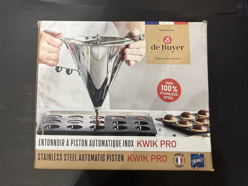 de Buyer KWIK PRO Piston Funnel 1.6qt – Stainless Steel Kitchen Funnel W/Stand