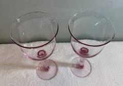 VTG La Mediterranea Spanish Ombré Pink Handblown 10 oz Wine Glasses, 9.5”, Set/2