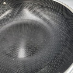 HexClad 14″ WOK with Stainless Steel LID 14-Inch 14 Hybrid Nonstick -Used Good