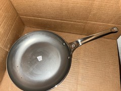 De Buyer Mineral B Pro Carbon Steel Fry Pan, Nonstick 9.5” Induction Ready