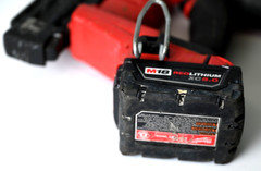 Milwauke 2746-20 M18 FUEL 18 Gauge Brad Nailer + 5 Ah Battery & Charger