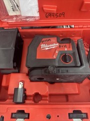 Milwaukee 3522-21 USB Rechargeable Green Cross Line & Plumb Points Laser