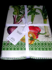 WILLIAMS SONOMA GARDEN VEGETABLE TABLECLOTH 100% COTTON 70X108 INCHES NEW W/TAGS