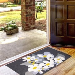 Jellybean Daisies On Pewter Accent Rug 20×30 Machine Washable Indoor & Outdoor