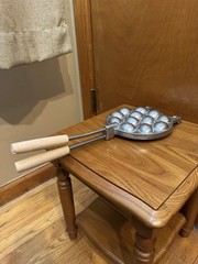 HAZELNUT MOLD PAN FOR BAKING COOKIES FOR NUTS – 16 HALVES OF NUTS