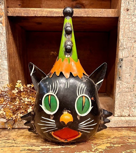 NEW PRIMITIVE HALLOWEEN BLACK CAT with CLOWN HAT RECYCLED METAL 8.5″Wx12.5″Tx6″D