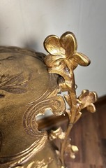 Antique SOLID BRASS 2 Tier Curio Stand, Accent Table, Plant Stand w 3FLOWER LEGS