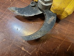 *READ* Dewalt DCPR320 20V MAX Cordless Li-Ion Battery Powered Pruner FOR PARTS