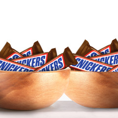 Snickers Chocolate Candy Bars, Full Size, 1.86 Oz, 48-Count