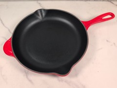 Le Crueset Red 10.25″ #26 Cast Iron Frying Pan/Skillet Double Spout 2 Handles