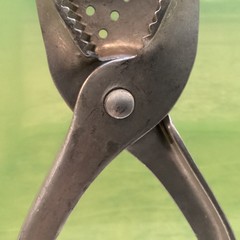 Vintage Citrus Lemon Lime Squeezer – 6.75 in. Cast Aluminum – Hand Held – NICE !