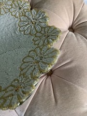 Tahari 14″ Fully Beaded White Yellow Daisy Flower Charger Placemat