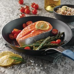 Carbon Steel 12-Inch Large Frying Pan with Silicone Grip, Naturally Non Stick