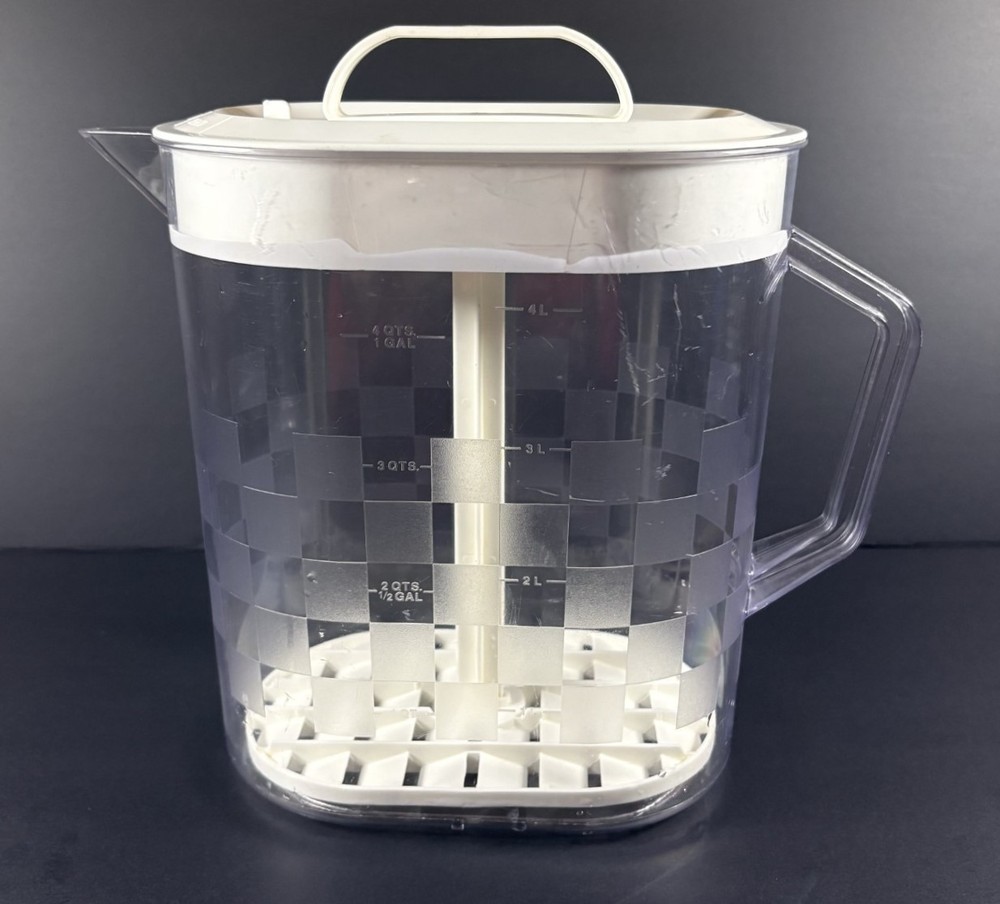 Pampered Chef Quick Stir Pitcher Family Size 1-Gallon Checkerboard USA Free Ship