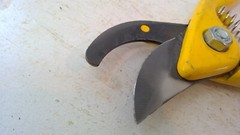Vintage Hand Pruner Pruning Garden Shears 8” Steel Parrot Beak Yellow