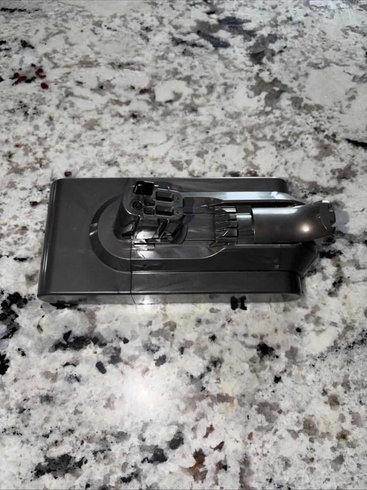 Broken Dyson V11-V15 Click In Battery SV28 Vacuum 25.2V Li-ion Battery – AS IS