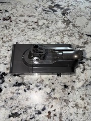 Broken Dyson V11-V15 Click In Battery SV28 Vacuum 25.2V Li-ion Battery – AS IS
