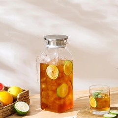 1 Pack 2 Liters/68 oz Square Glass Pitcher with Lid and Handle, Glass Carafe …