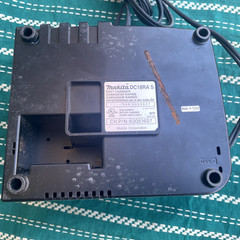 Makita DC18RA Charger and (2) BL1830 18V Batteries FOR PARTS ONLY
