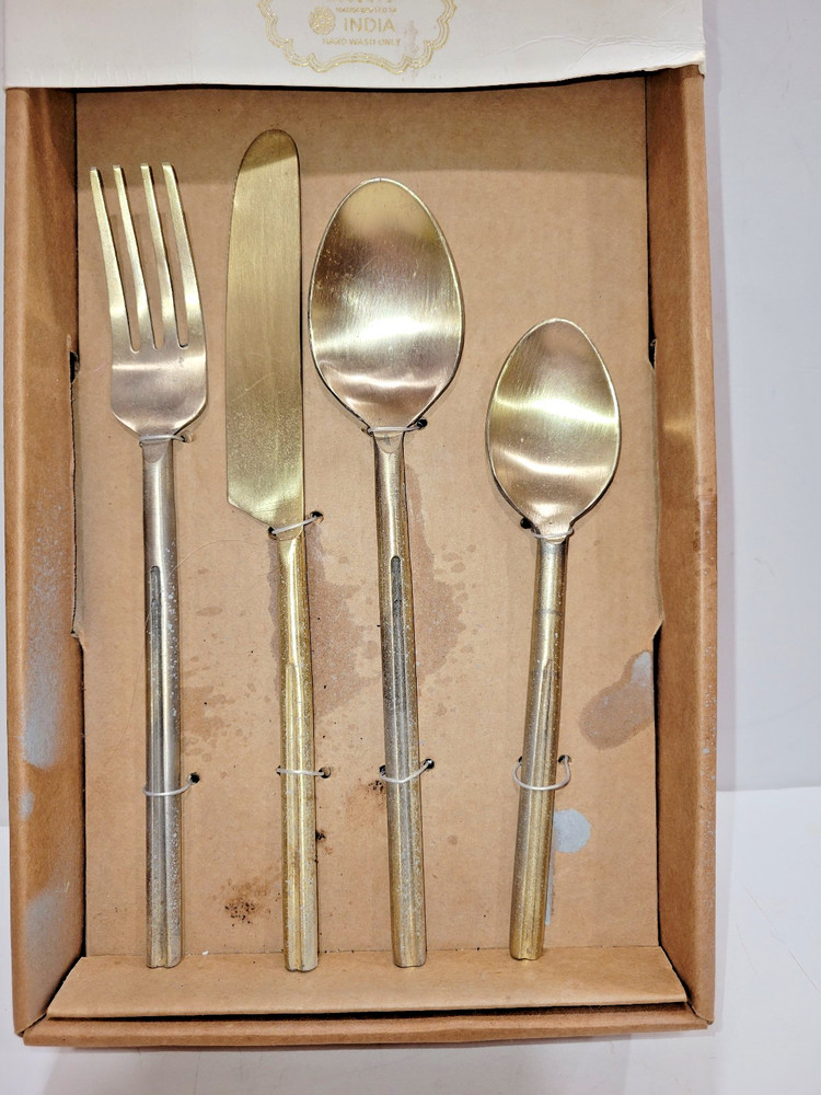 New in Box Flatware 16 Pcs Artistic Accents Made In India HAND WASH ONLY