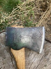 Old Axe head 6 in blade, wood handle 19 in, 4.49 lb