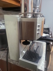 DeLonghi Ec702 15 Bar Pump Driven Espresso Latte and CappuccinoMakerTested Bundl