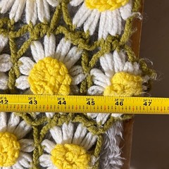 Vintage Crochet Daisy Afghan Blanket White Yellow Green Floral Throw 56×46