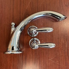 NEW Moen T933 Brantford 2-Handle Low Arc Roman Tub Faucet Trim Deck Mount B297