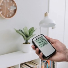 Airthings Corentium 223 Radon Detector Home Digital Monitor Portable AA Battery