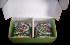 WILLIAMS SONOMA FAMILLE ROSE TINY TAPER HOLDERS SET OF 2 PORCELAIN NEW/ORIGPKG