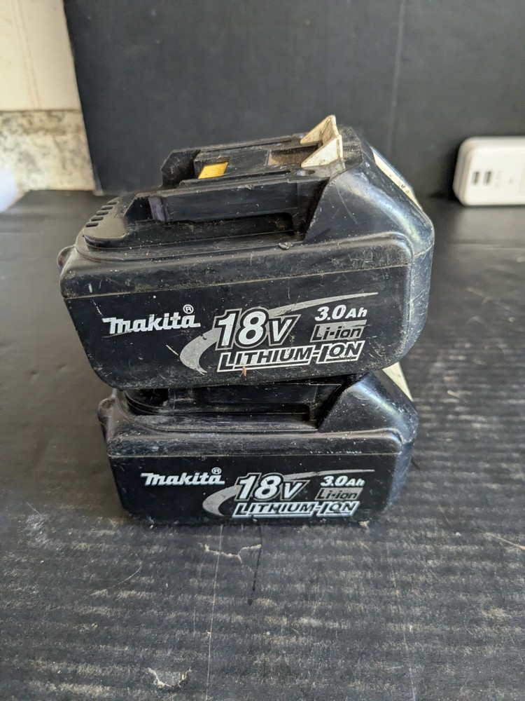 Lot 2 Makita BL1830 18V 3.0Ah Batteries For Repair Lithium-Ion Li-Ion No Charge