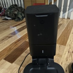iRobot Roomba i8 Self-Emptying Vacuum Cleaning – Scratch & Dent
