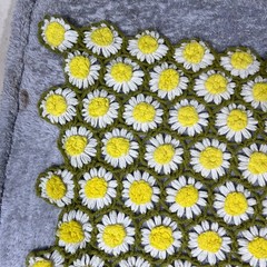 Vintage Crochet Daisy Afghan Blanket White Yellow Green Floral Throw 56×46
