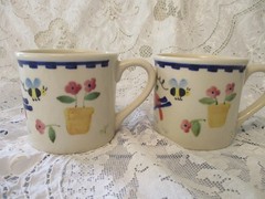 Hartstone Garden Mugs Set of 2 – Bees, Butterflies, Watering Can & Wheelbarrow