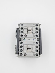 Allen Bradley 104-C09D22 9A 110V 50Hz/120V 60Hz Reversing Contactor USA NEW