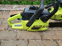 2 Poulan Chainsaws Pair Of Chain Saws Both Run