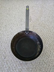 de Buyer Mineral B Carbon Steel Fry Pan 9 Inch **with lid **