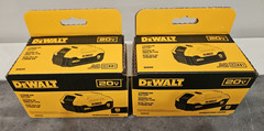 New DeWALT 20V Volt Max DCB205-2C (2 DCB205 Batteries & 1 DCB1104 Charger)