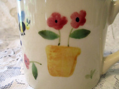 Hartstone Garden Mugs Set of 2 – Bees, Butterflies, Watering Can & Wheelbarrow