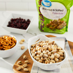 Great Value Roasted & Salted Pistachios, 16 oz Resealable Bag Pack of 2