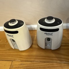 iRobot Roomba 550 Robotic Vacuum Cleaner w/ (2) Lighthouses and Home Base+ More