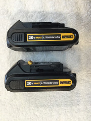 2 New Dewalt DCB201 20V Max Batteries 1.5Ah Lithium Ion Li-Ion Genuine DCB201-2