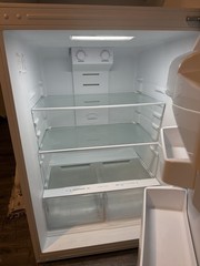Insignia NS-RTM18 18.1cu.ft. Top-Freezer Refrigerator – White