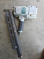 Hitachi NR83A2 Pneumatic Framing Nailer 21 Degree 10 Gauge 120 PSI Gray