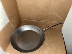 De Buyer Mineral B Pro Carbon Steel Fry Pan, Nonstick 11” Induction Ready