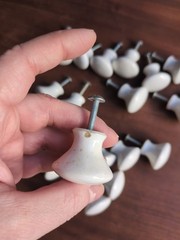 VTG, Classic White Round Ceramic Design Knob Handle Lot Of 22