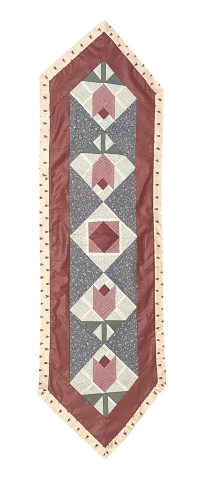 Quilted table runner Tulips country chic handmade pink ivory 51×15.5 in Spring